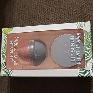 NEW-Lique Lip Balm and Scrub Set - Red and Gray